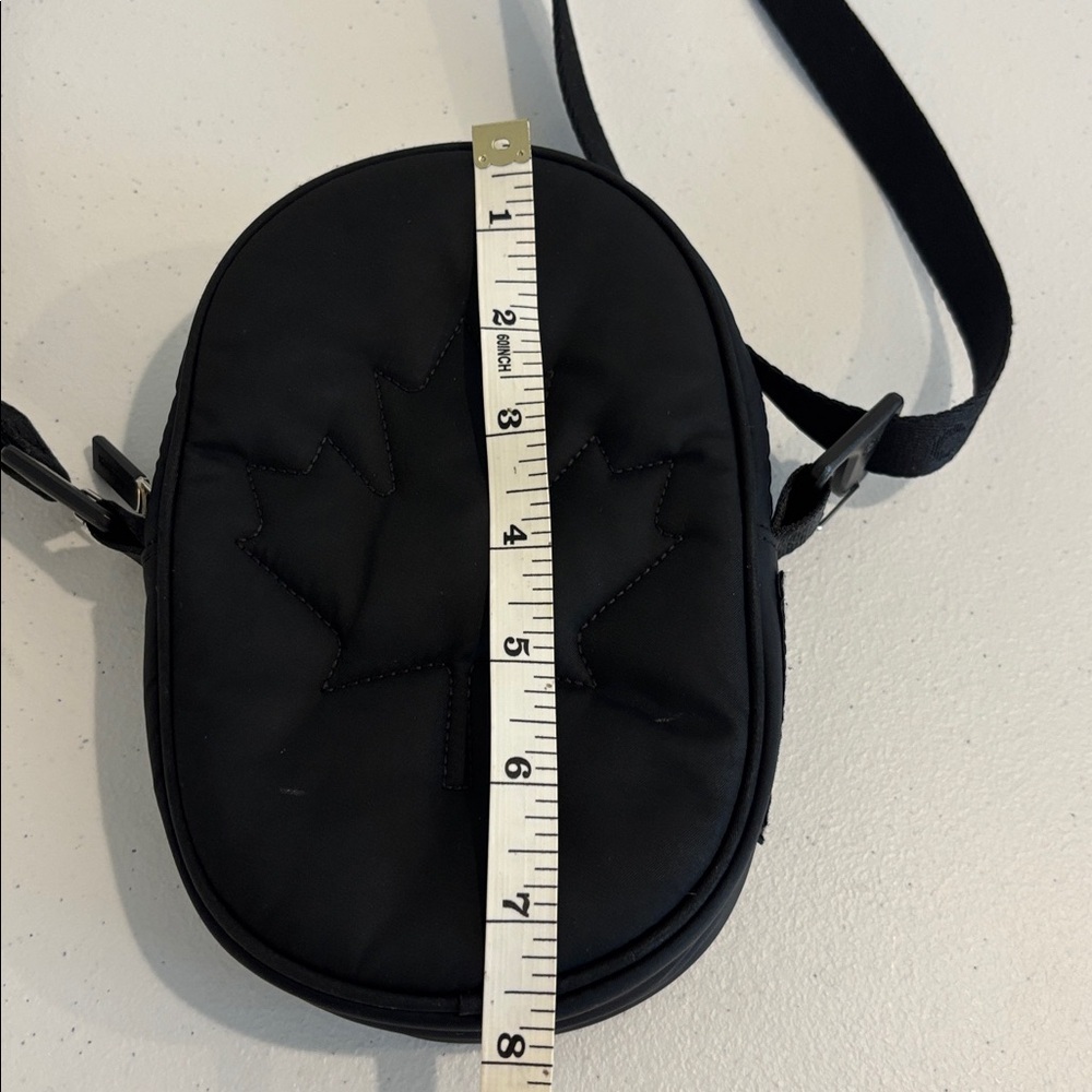 LULULEMON TEAM CANADA Future Legacy crossbody bag purse black OS unisex - Picture 13 of 16